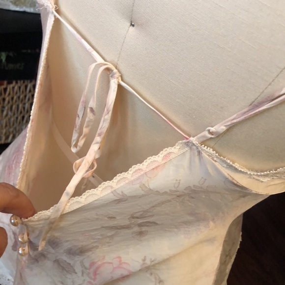 90’s Vintage Victoria’s Secret Silk teddy - Picture 13 of 13